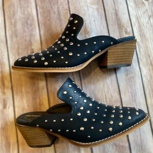 NWT Arider Girl Cara Studded Slip On Mule 5.5